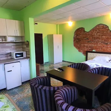 Apartments And Guest Rooms 